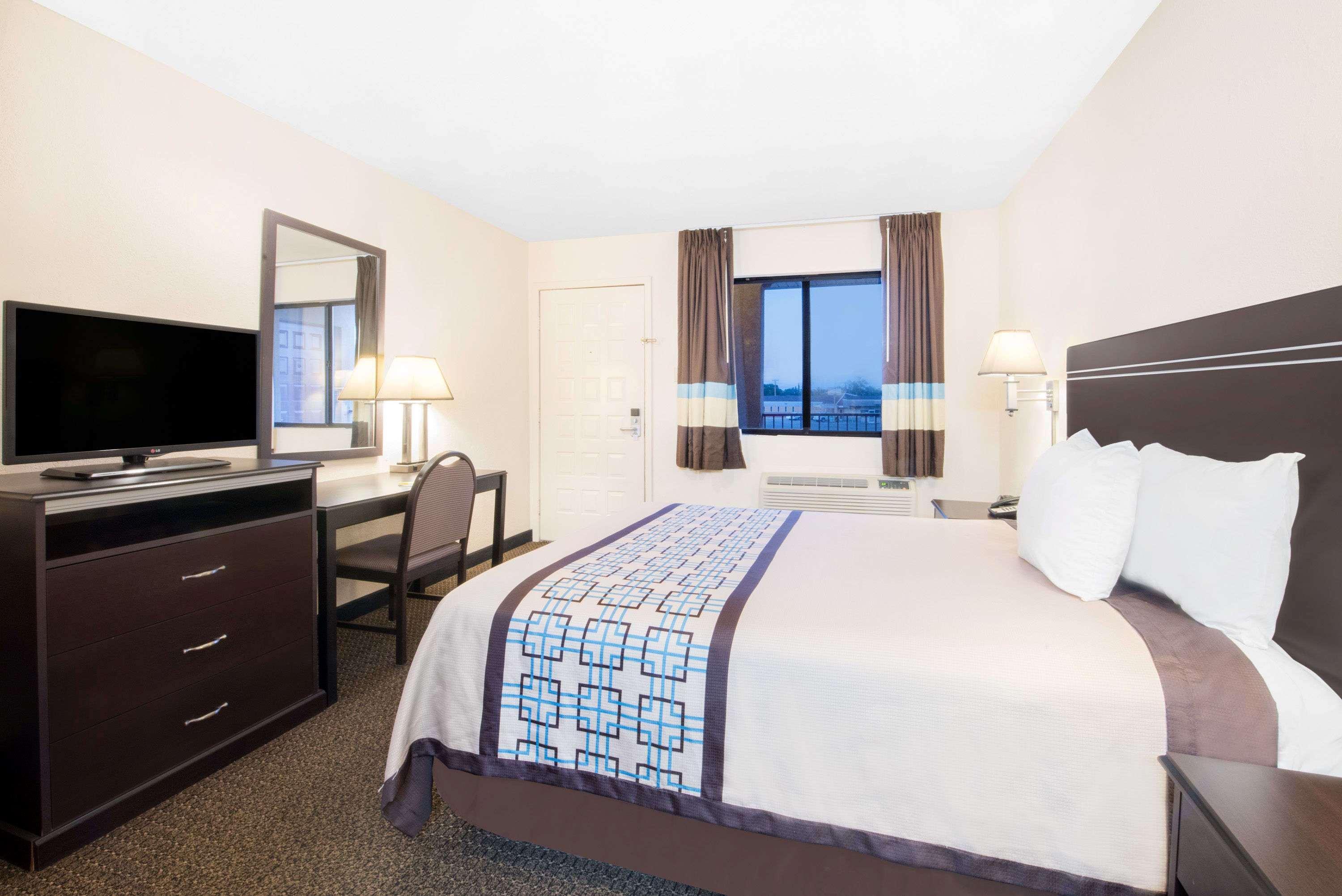 Days Inn By Wyndham Hobbs Extérieur photo
