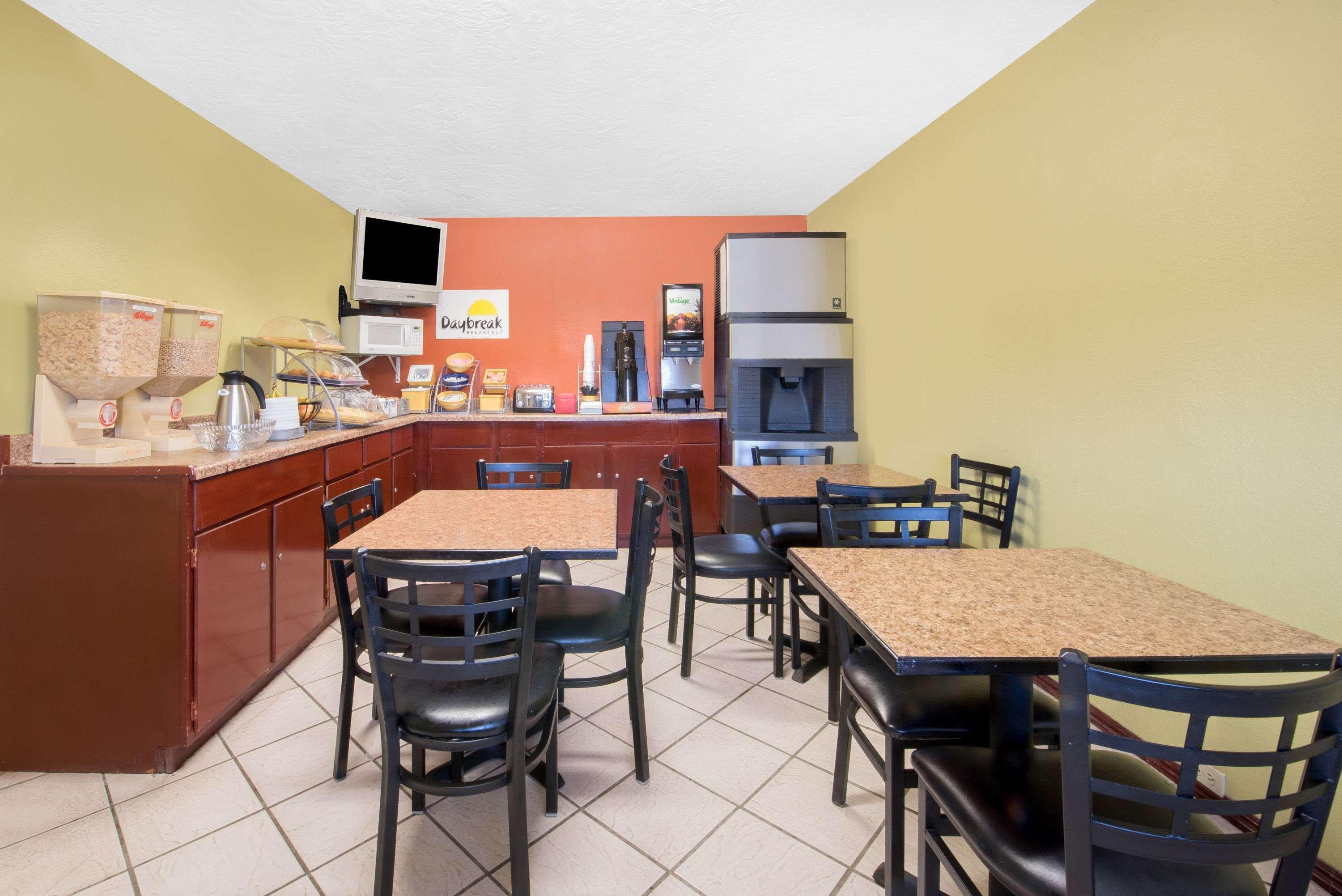 Days Inn By Wyndham Hobbs Extérieur photo